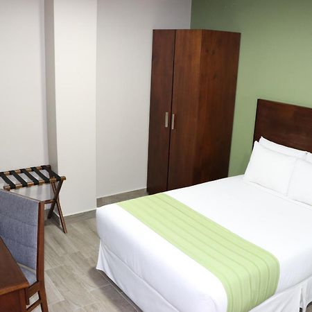 Hotel San Agustin Plaza Latacunga Εξωτερικό φωτογραφία