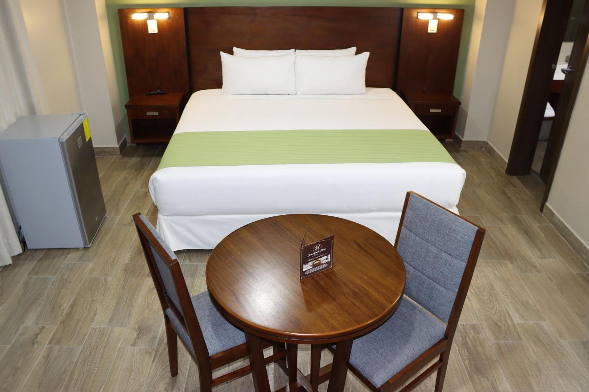 Hotel San Agustin Plaza Latacunga Εξωτερικό φωτογραφία